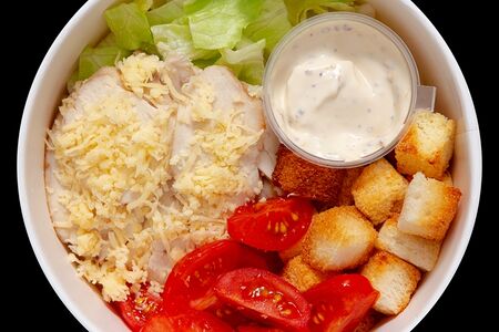 Салат цезарь с курицей