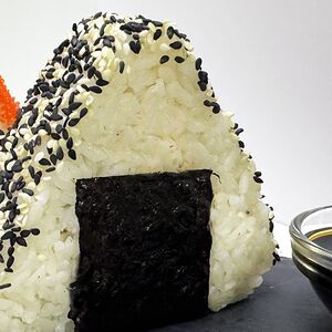 Онигири с курицей