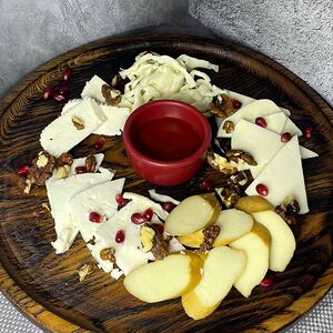 Ассорти кавказских сыров