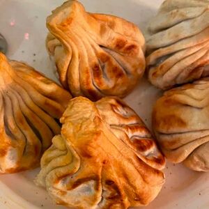 Кахетинские с бараниной и зеленью жареные