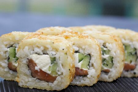 Темпура с копчёным лососем