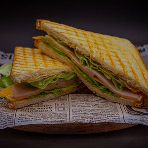 Сэндвич с ветчиной и сыром 