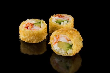 Теплый ролл с креветкой