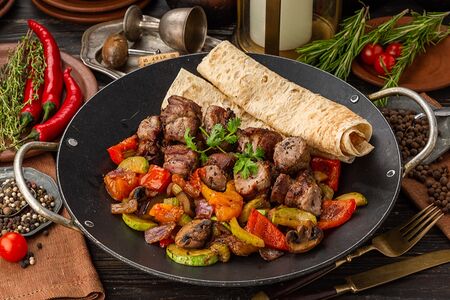 Садж со свининой