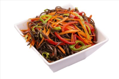 Лапша Гречневая Wok с соусом Чили