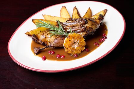 Дикая утка конфи с печёным картофелем