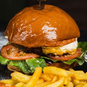 Бургер Брусничный