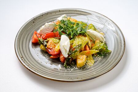 Салат с жареными баклажанами и пикантной заправкой