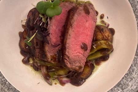 Говяжья вырезка с маринованным кактусом