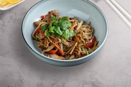 Удон с Курицей в сливочном соусе