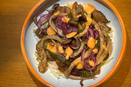 Салат с языком и грибами