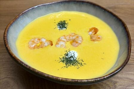 Тыквенный крем-суп с креветками
