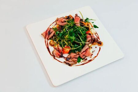 Салат с ростбифом 