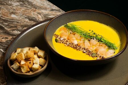 Крем суп из тыквы с креветкой