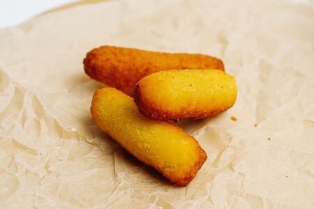 3 сырные палочки моцареллы в панировке