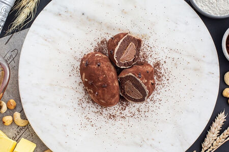 Авторский десерт Картошка с пралине и какао