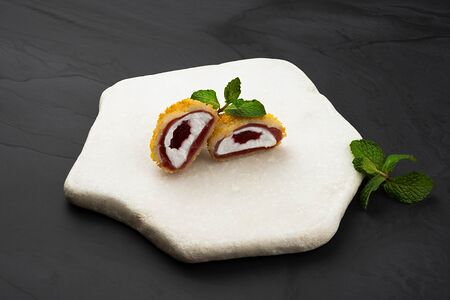 Жареная моти малина-ваниль