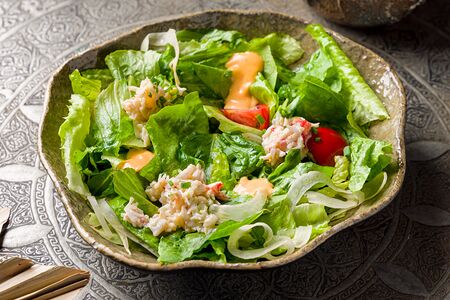 Салат с камчатским крабом и фенхелем