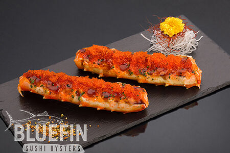 Фаланги камчатского краба с соусом спайси