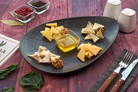 Ассорти из сыров