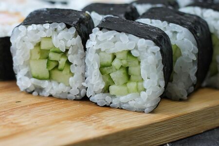 Маки с огурцом