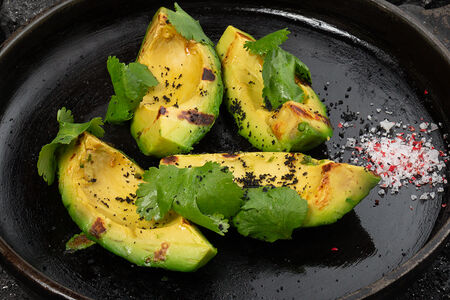 Авокадо на гриле