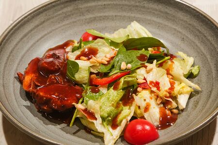 Тёплый салат с курицей