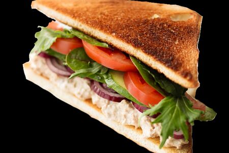 Сэндвич с тунцом