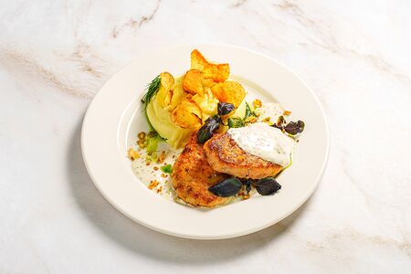 Котлеты из 2 видов рыб с картофельным пюре