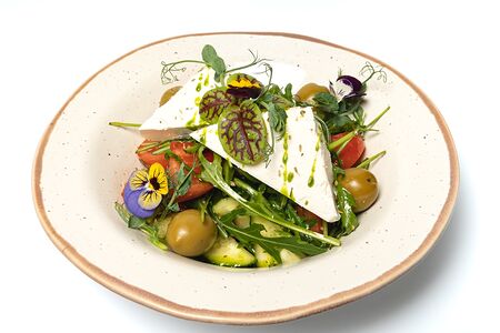 Деревенский салат с брынзой