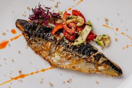 Скумбрия на гриле с джемом из лимона