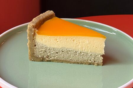 Чизкейк матча-маракуйя