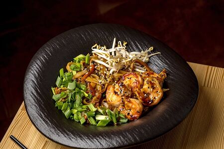 Лапша с креветками