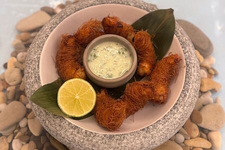 Креветки катаифи с соусом Васаби