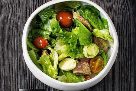 Салат с ростбифом и картофелем