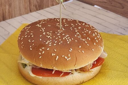 Нежный бургер с курочкой 