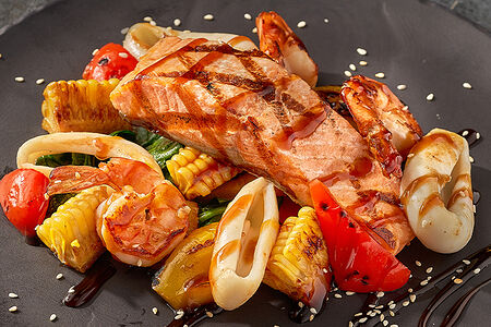 Ассорти из морепродуктов L