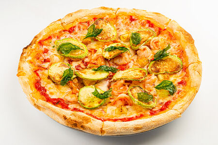 Пицца с креветкой и кабачком