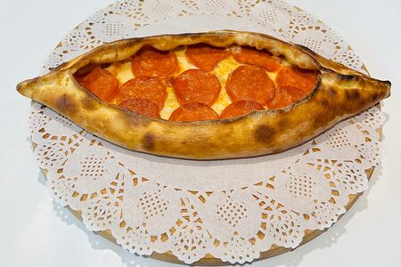 Пиде пеперони 