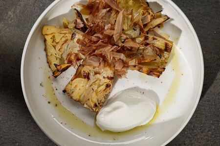 Жареные артишоки с греческим йогуртом