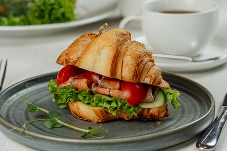 Круассан с сёмгой