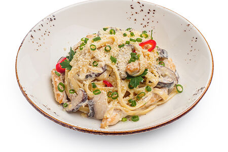 Лингвини с курицей и грибами