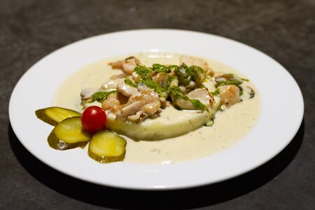 Бефстроганов с пюре