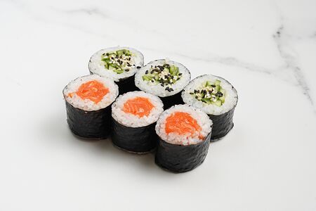 Малая сборка с лососем и огурцом