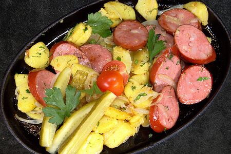 Скоблянка с колбасками