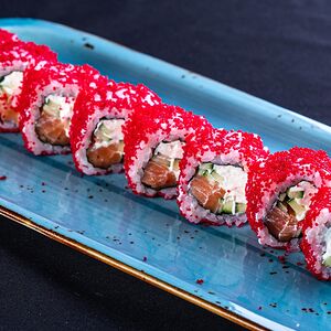 Ролл Калифорния с лососем