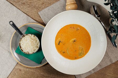 Том-ям с морепродуктами