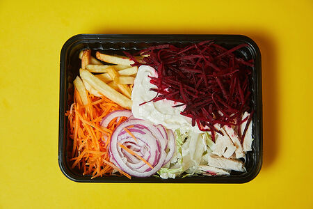 Медео с курочкой