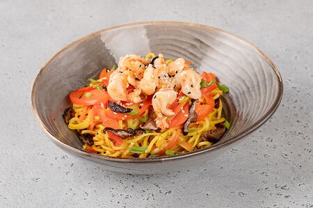 Китайская лапша с креветками 