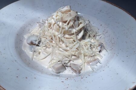 Феттучини с белыми грибами